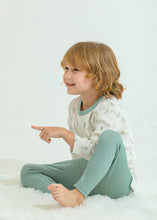 サボテン柄　リブ素材 長袖ルームウェア パジャマ 子供　パジャマ　ルームウェア